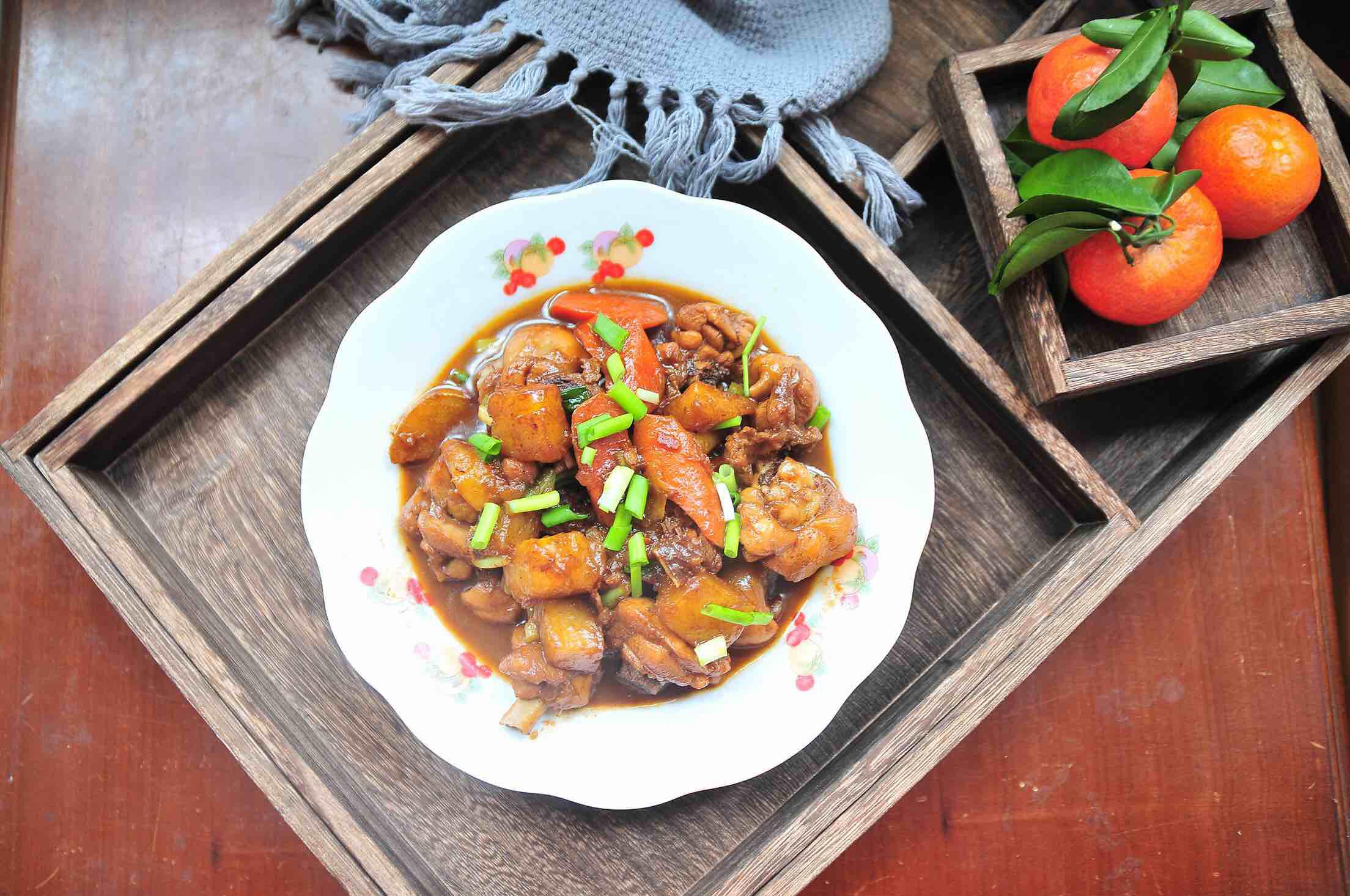 土豆燒雞腿的做法-家常味燒菜譜