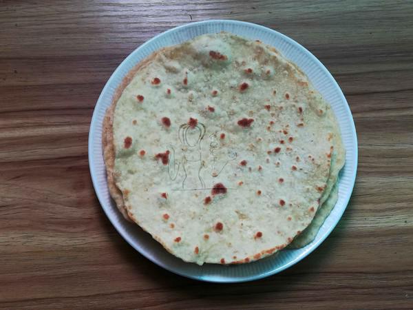 酸青瓜午餐肉卷餅的做法-家常味煎菜譜