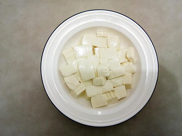 蟹肉棒蒸豆腐的做法-咸鮮味蒸菜譜