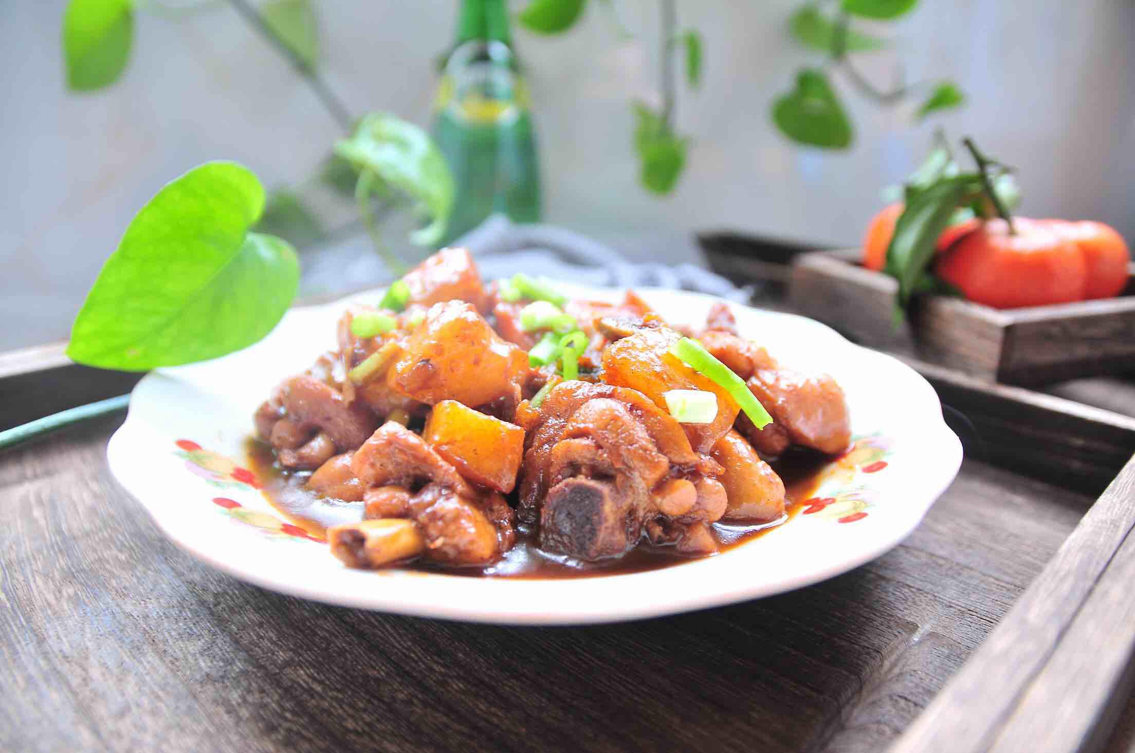 土豆燒雞腿的做法-家常味燒菜譜