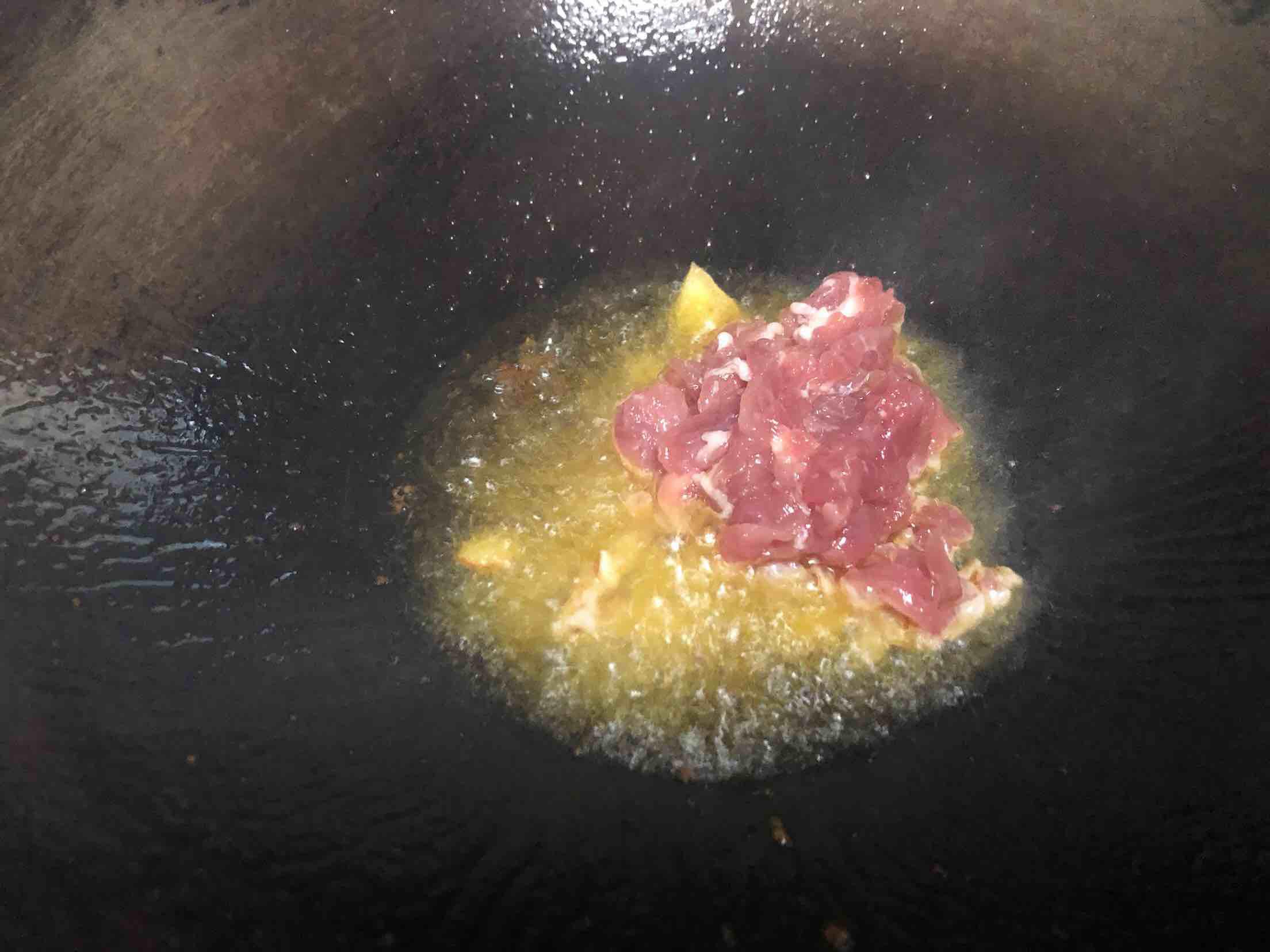 炒芹菜的做法-家常味炒菜譜