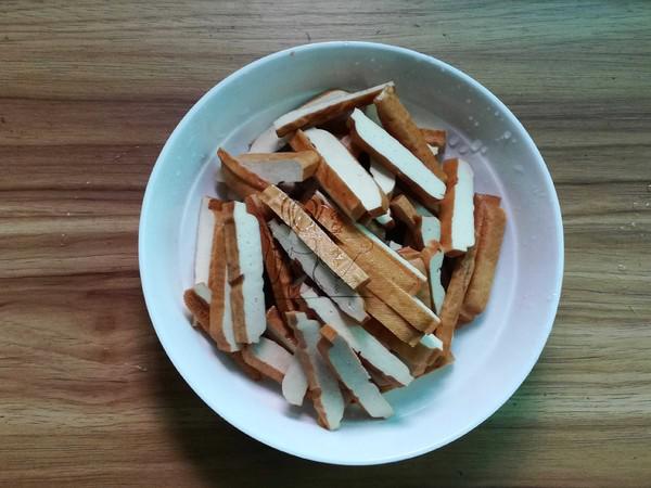 蒜苗辣炒香干的做法-醬香味炒菜譜