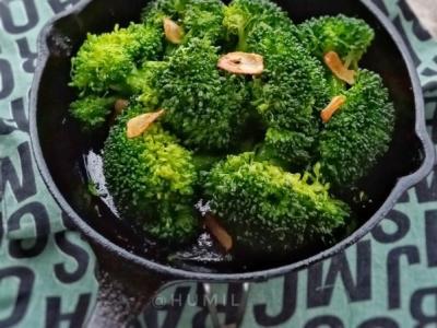 蒜香蒸西蘭花的做法-蒜香味蒸菜譜