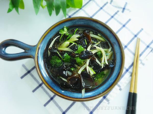 撈汁木耳的做法-咸鮮味拌菜譜