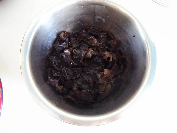 撈汁木耳的做法-咸鮮味拌菜譜