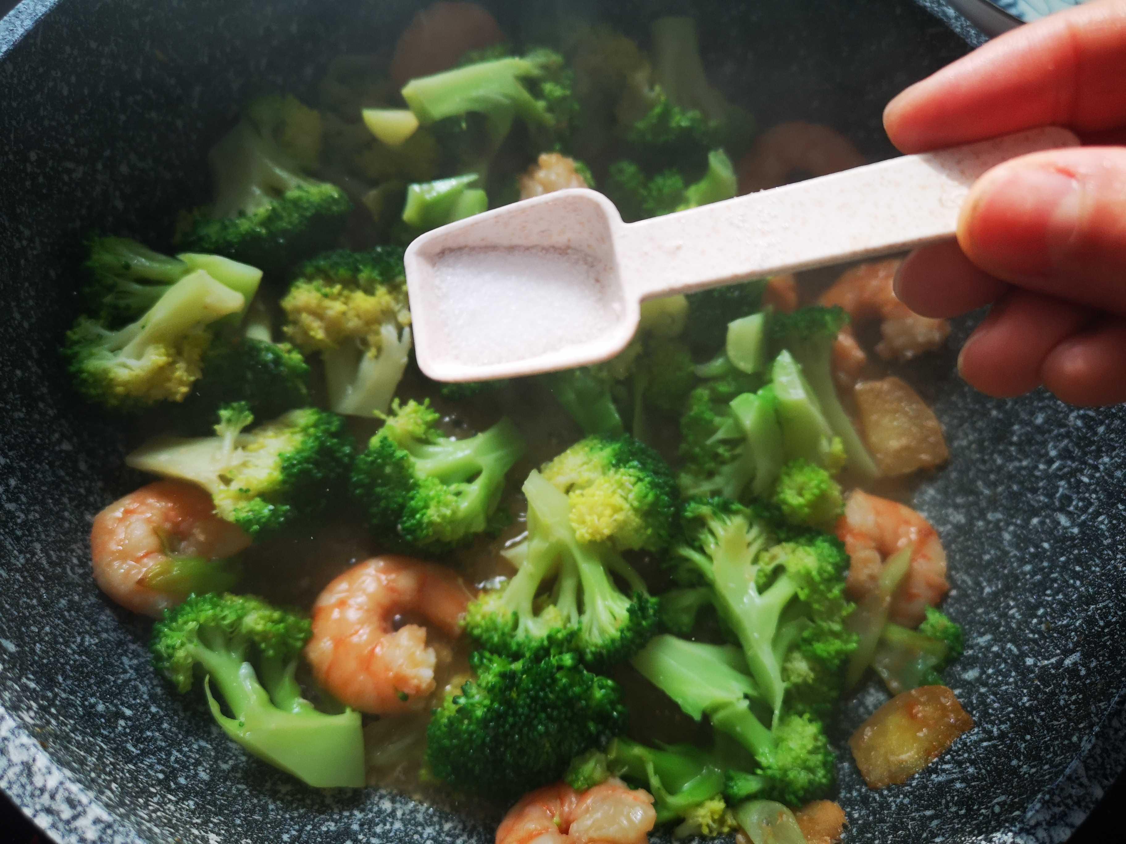 美味不發胖，蝦仁西藍花的做法-咸鮮味炒菜譜