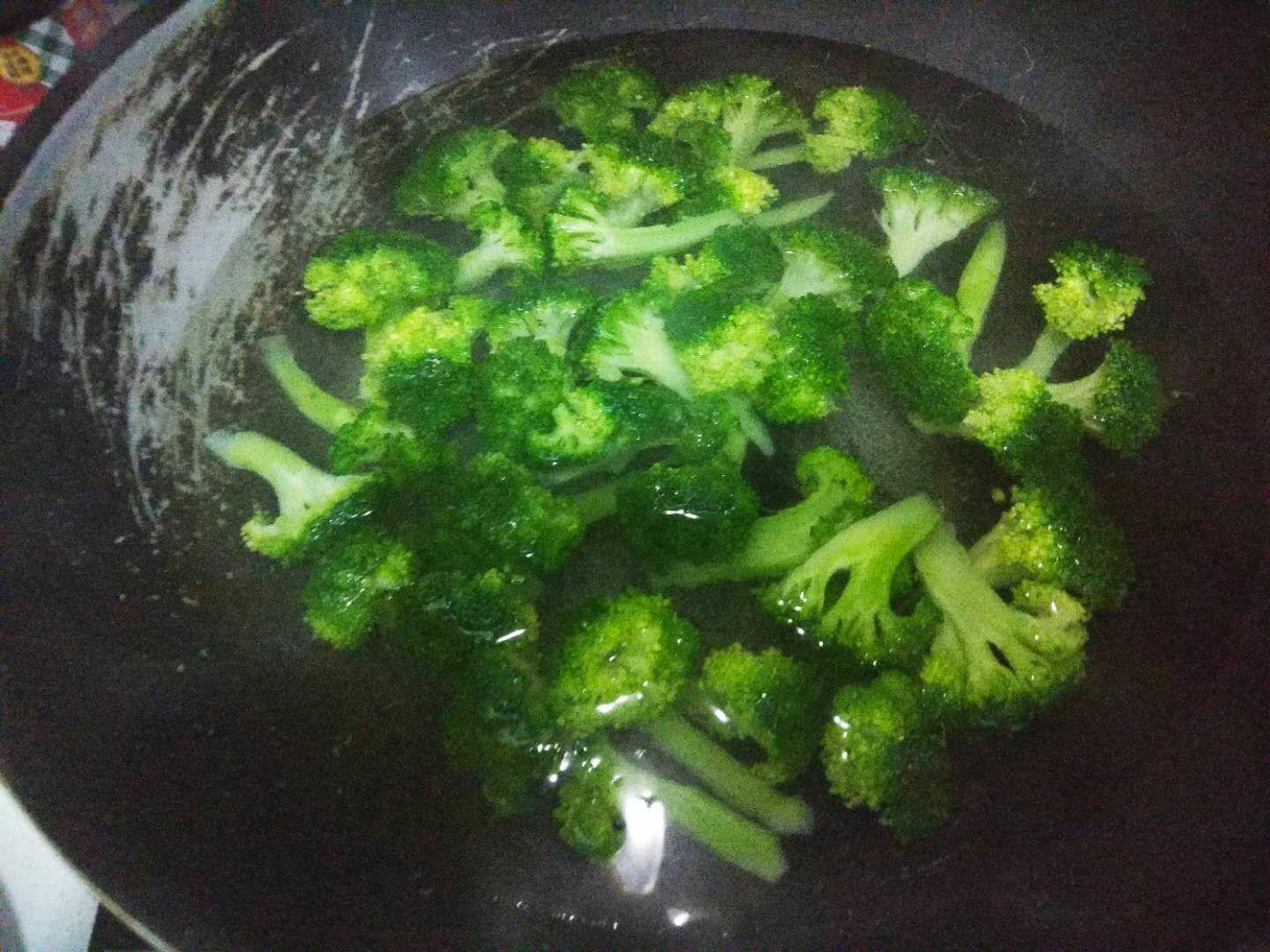 麻醬西蘭花的做法-麻醬味其它工藝菜譜-易網健康養生網 麻醬西蘭花的做法-麻醬味其它工藝菜譜