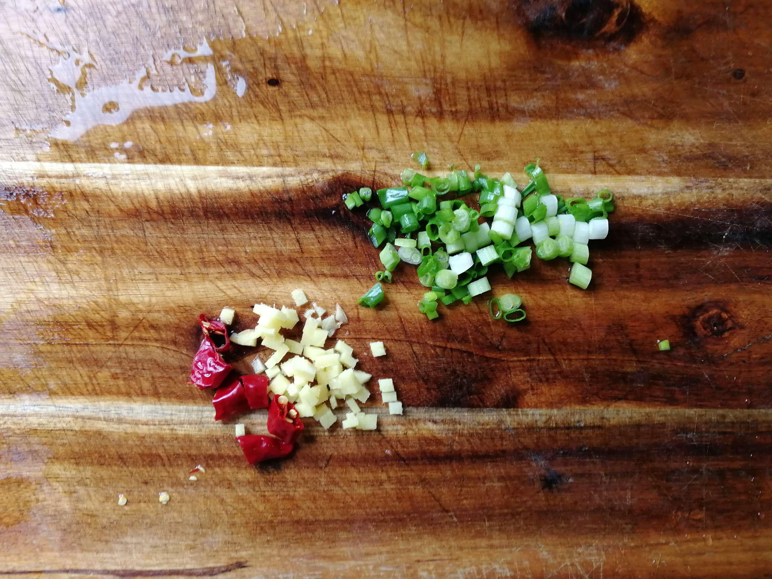 油淋茄子的做法-咸鮮味蒸菜譜