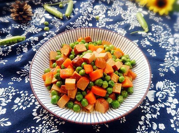 時蔬燴雞蛋干的做法-家常味炒菜譜