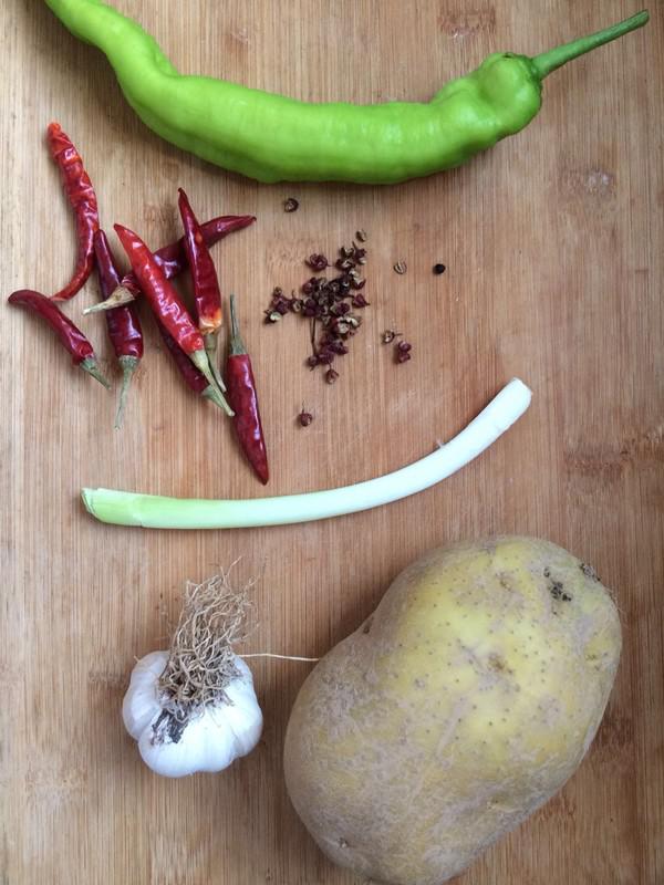 花椒土豆絲的做法-家常味炒菜譜