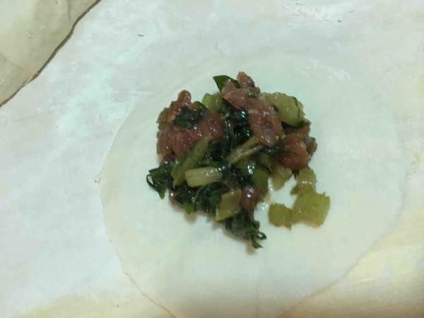 蒸芹菜肉大包子的做法-家常味蒸菜譜