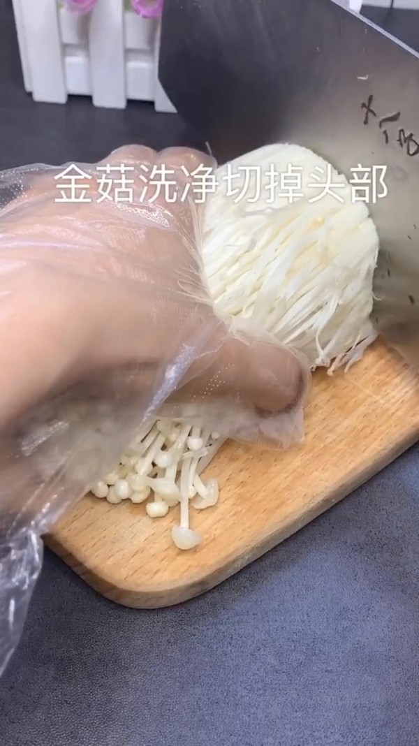 酥炸金針菇的做法-咸鮮味炸菜譜-易網<a href=http://www.logojc.com/ target=_blank class=infotextkey>健康養生</a>網 酥炸金針菇的做法-咸鮮味炸菜譜