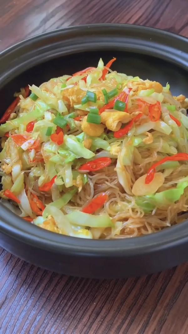 圓白菜炒粉絲的做法-家常味炒菜譜