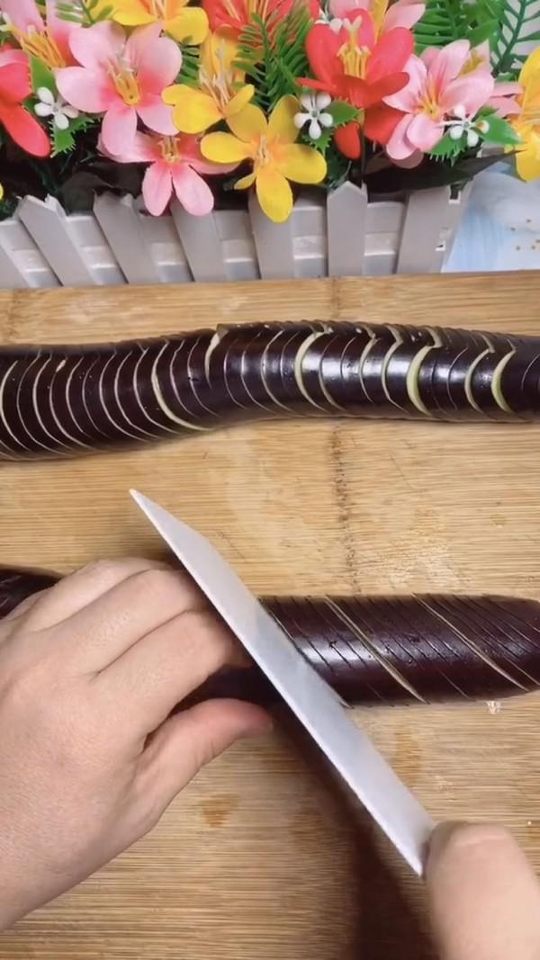 家常燒茄子的做法-家常味炒菜譜