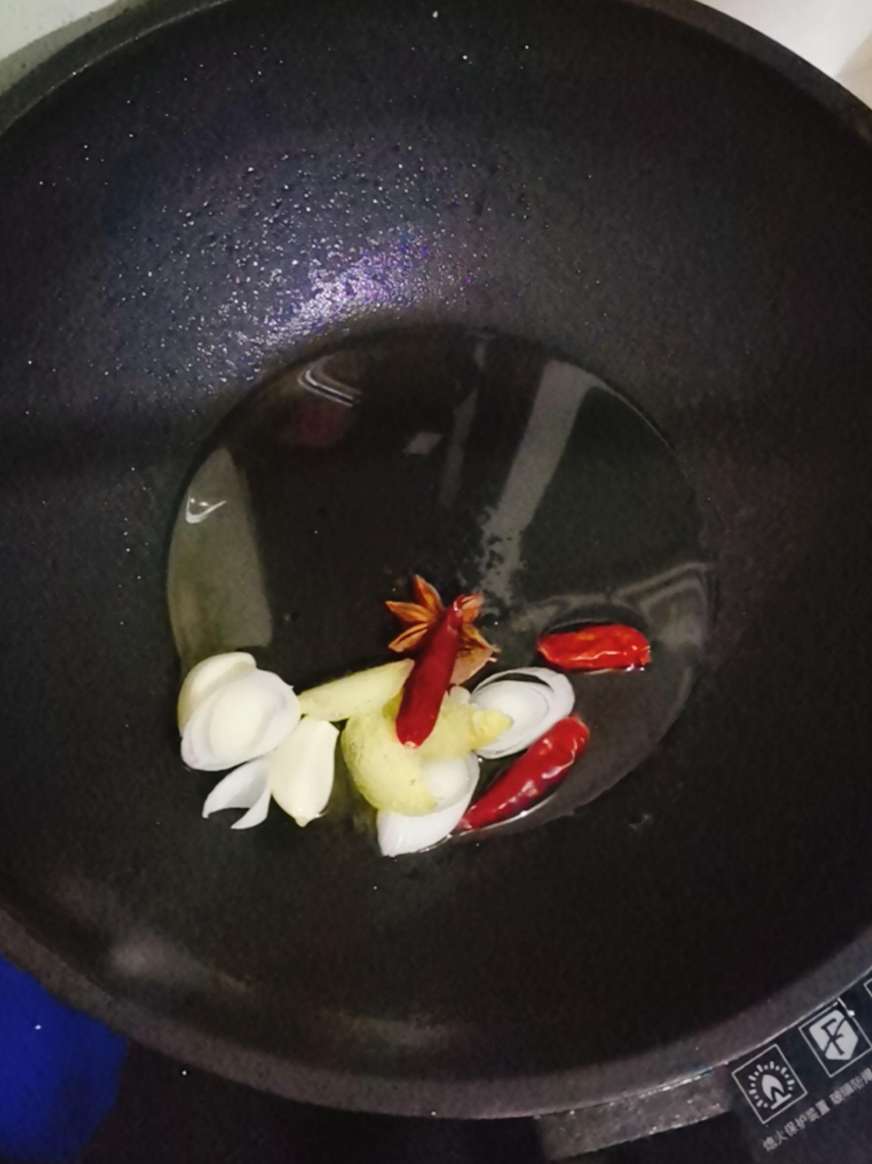 紅燒帶魚的做法-咸鮮味炸菜譜