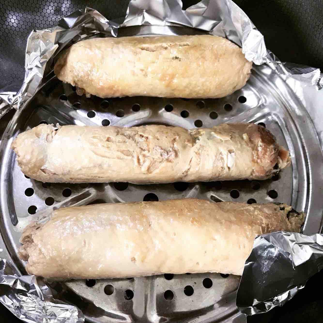 松花雞腿卷的做法-咸鮮味蒸菜譜