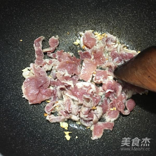 西芹炒肉片的做法-家常味炒菜譜
