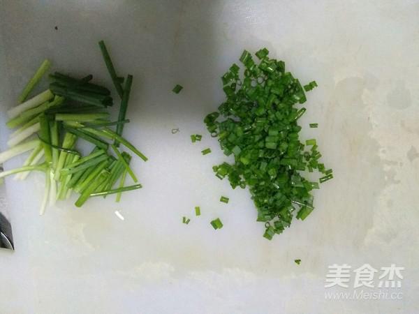 萌寶牌蔥油拌面的做法-醬香味拌菜譜
