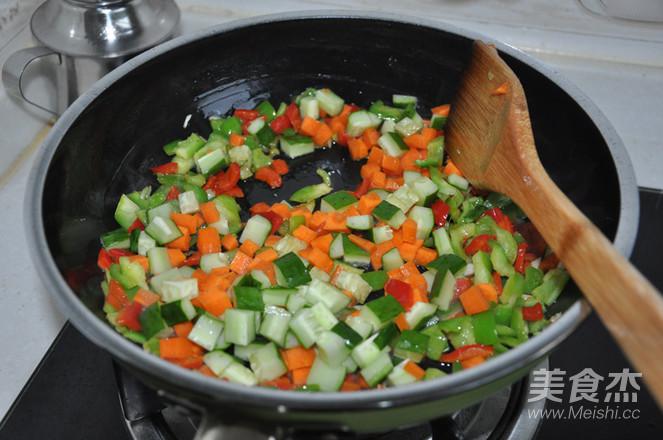 咖喱菌粉黃金炒飯的做法-咖喱味炒菜譜