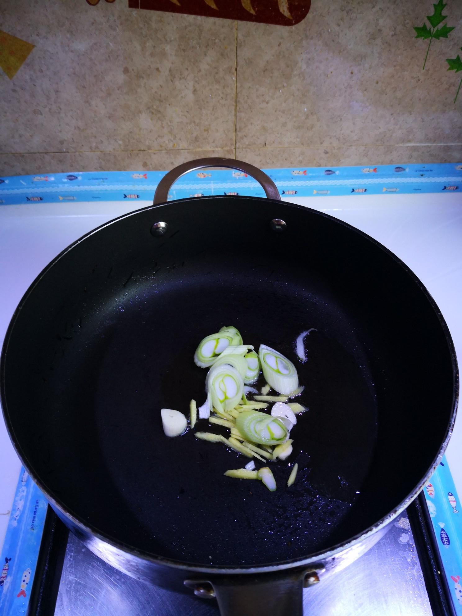 大白菜炒胡蘿卜的做法-家常味炒菜譜-易網健康養生網 大白菜炒胡蘿卜的做法-家常味炒菜譜