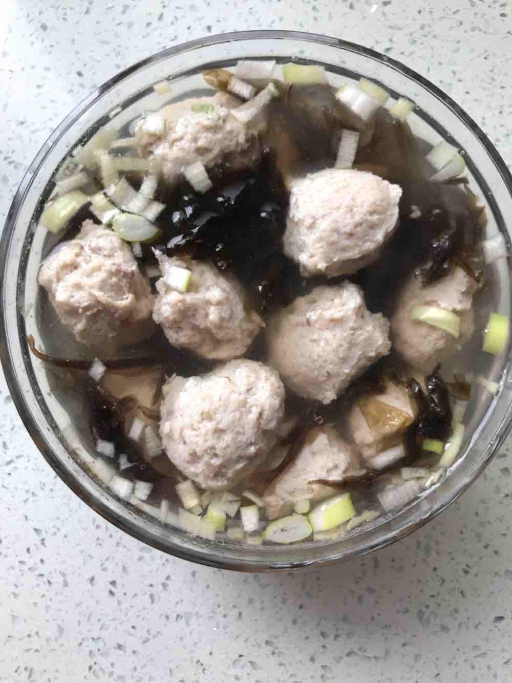 紫菜魚丸湯的做法-咸鮮味汆菜譜