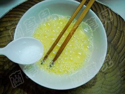 雪菜蛋炒飯的做法-家常味炒菜譜