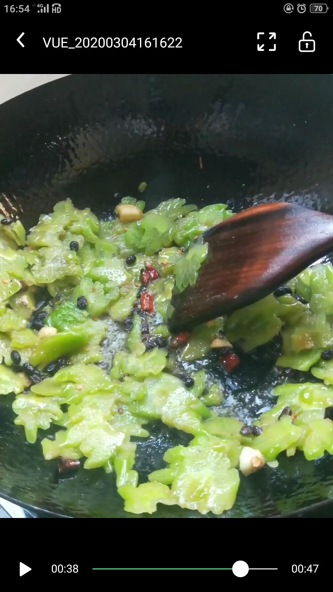 豆豉炒苦瓜的做法-家常味炒菜譜