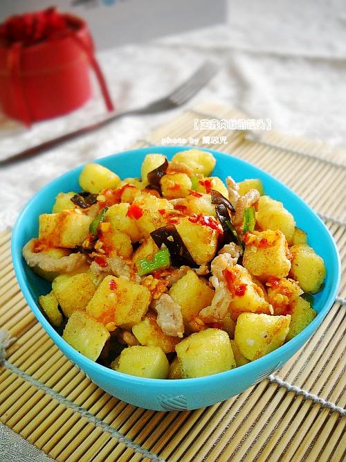 芝麻肉絲饅頭丁的做法-家常味炒菜譜