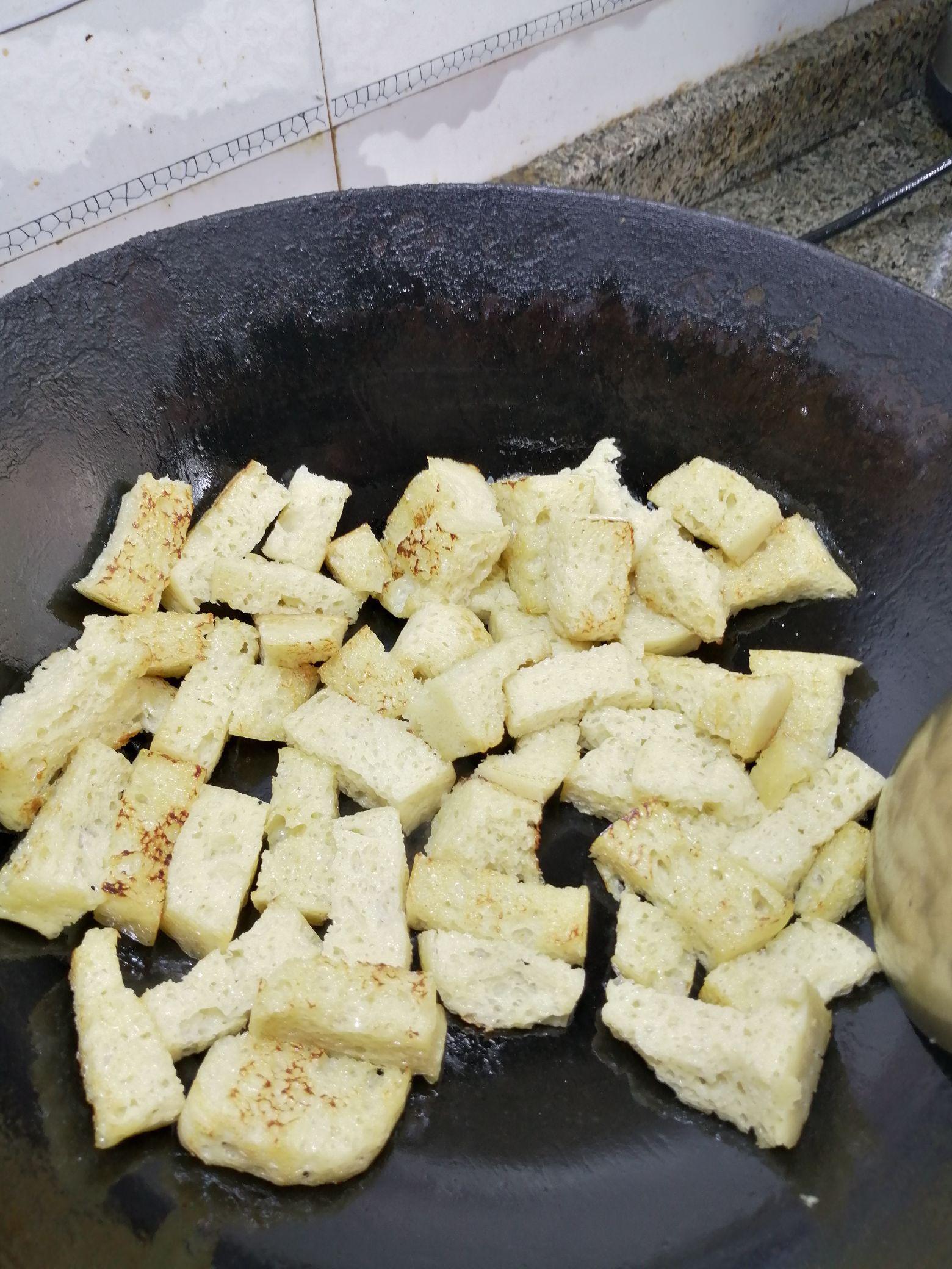 黑胡椒麻花炒涼皮的做法-黑椒味炒菜譜