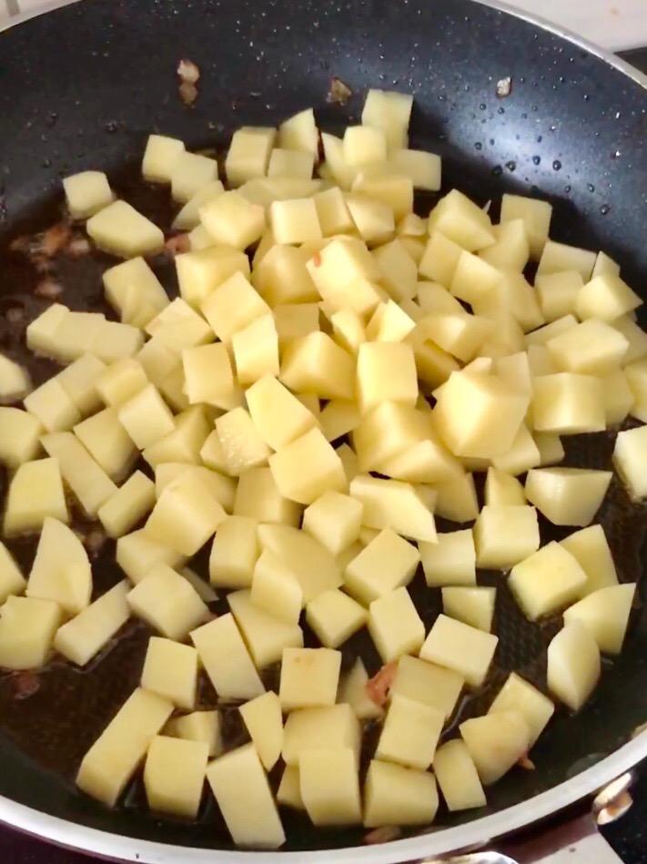 牛肉丸子夜宵的做法-咸鮮味炒菜譜-易網健康養生網 牛肉丸子夜宵的做法-咸鮮味炒菜譜