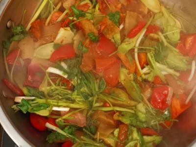 干鍋臘肉兒菜的做法-咸鮮味炒菜譜