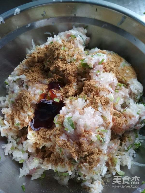 白蘿卜大肉蒸餃的做法-家常味蒸菜譜