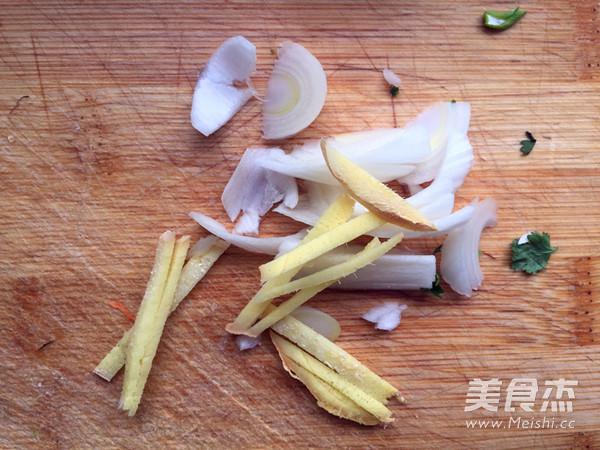 紅燒雞翅根的做法-家常味炒菜譜