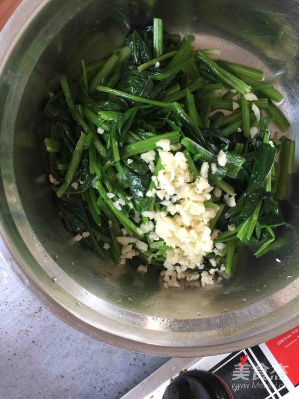 涼拌菠菜的做法-家常味拌菜譜