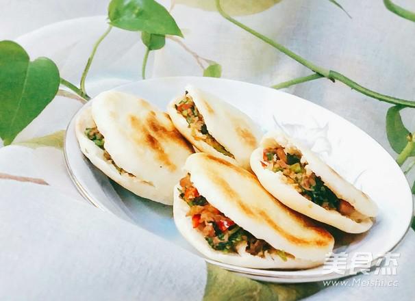 鹵肉香菜夾饃的做法-醬香味煨菜譜-易網健康養生網 鹵肉香菜夾饃的做法-醬香味煨菜譜