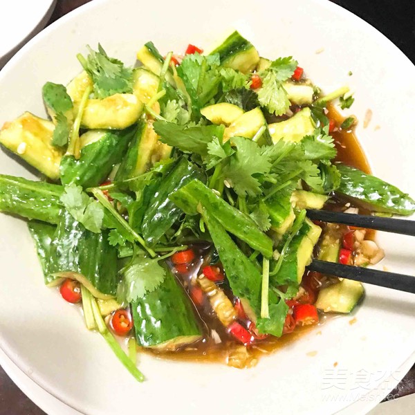 涼拌青瓜的做法-酸辣味拌菜譜