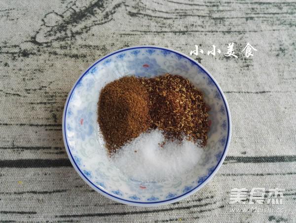 千層蒸餅：柔軟養胃的家常主食的做法-五香味蒸菜譜