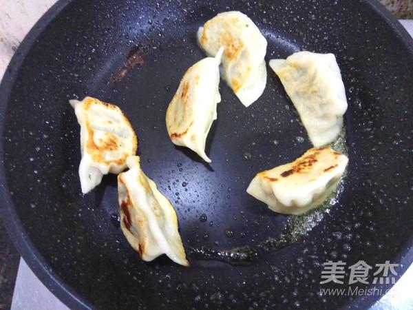 青菜鮮肉煎餃的做法-家常味炒菜譜