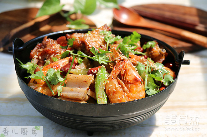 干鍋雞翅蝦的做法-香辣味燒菜譜