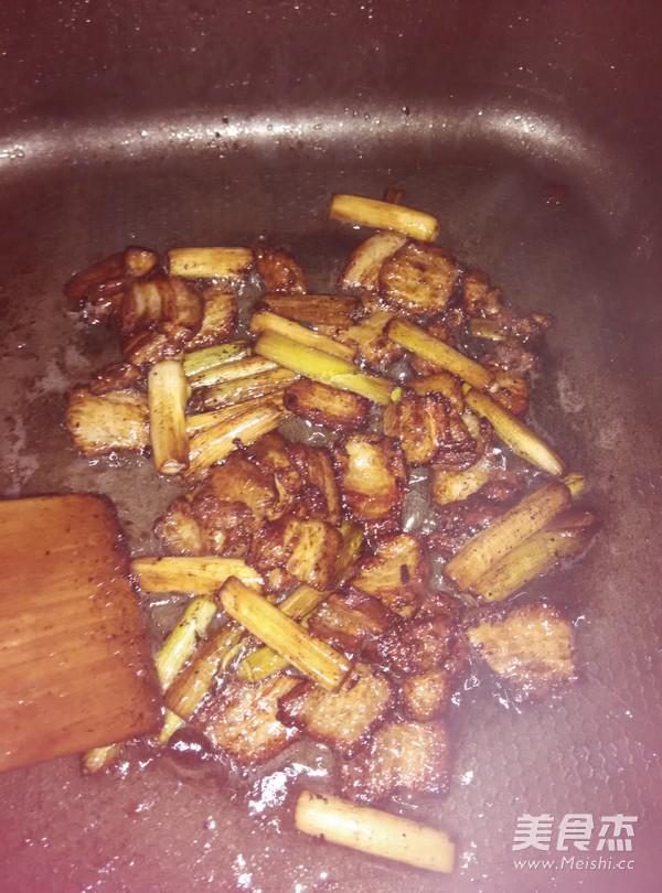 下飯菜蒜葉五花肉的做法-家常味炒菜譜