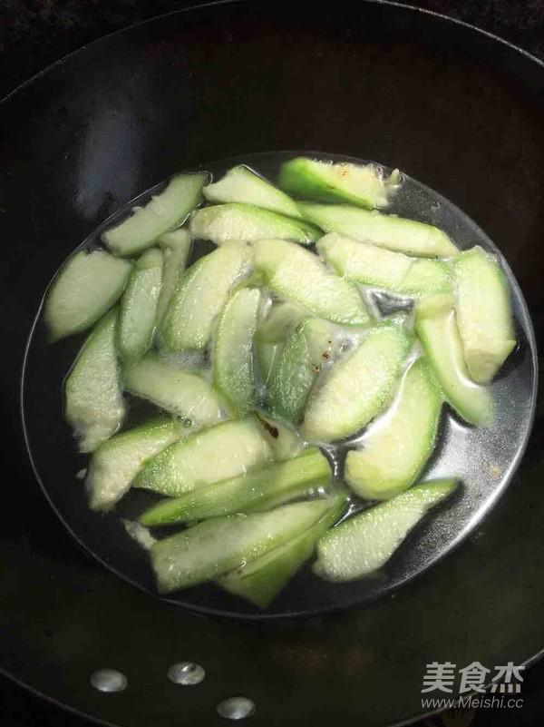 絲瓜湯煮云吞的做法-家常味煮菜譜-易網健康養生網 絲瓜湯煮云吞的做法-家常味煮菜譜