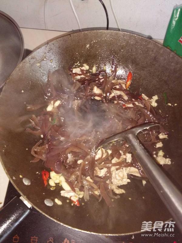 木耳炒肉的做法-香辣味炒菜譜