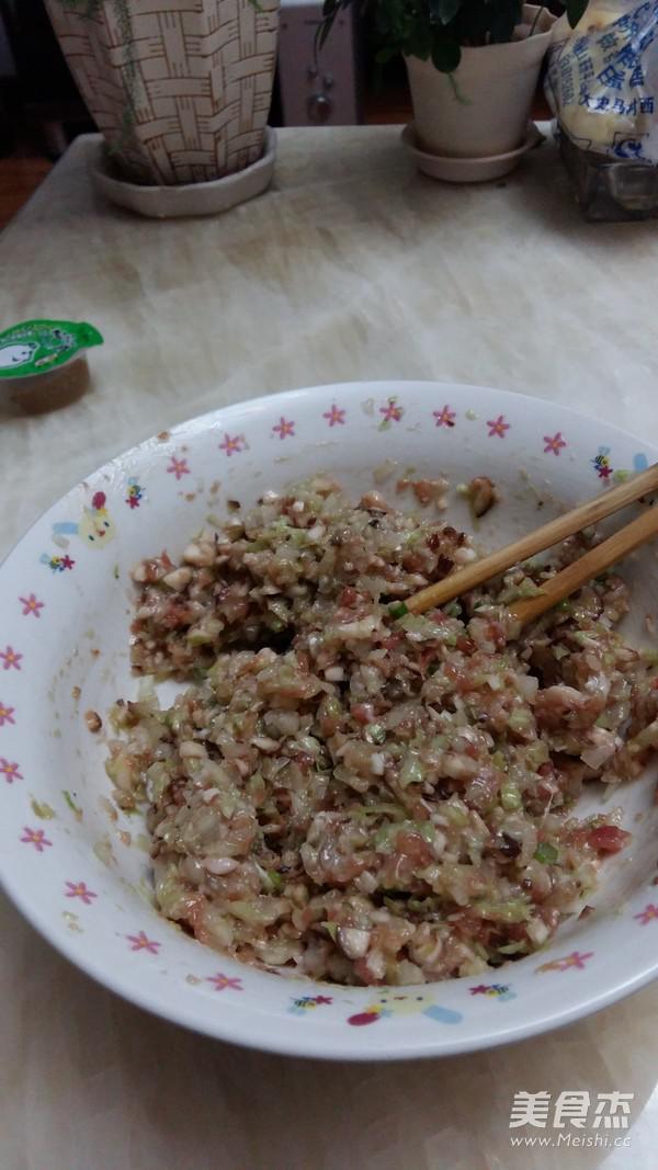 白菜香菇濃湯餃子的做法-咸鮮味煮菜譜