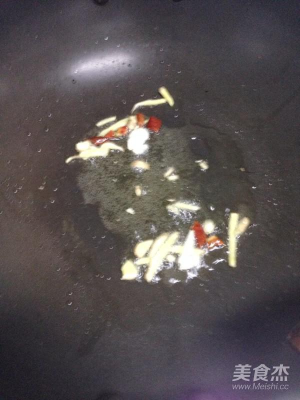 韭菜豬血的做法-家常味炒菜譜