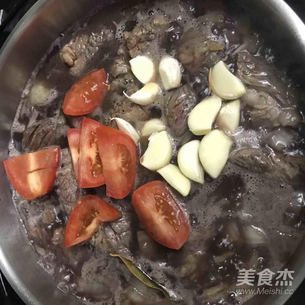 紅酒燉牛肉配糙米飯的做法-奶香味燉菜譜