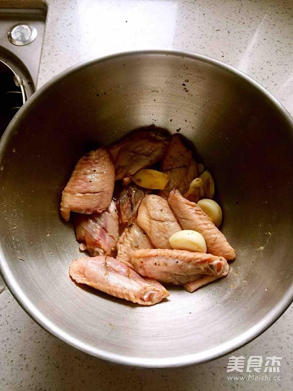 煎雞翅的做法-黑椒味煎菜譜