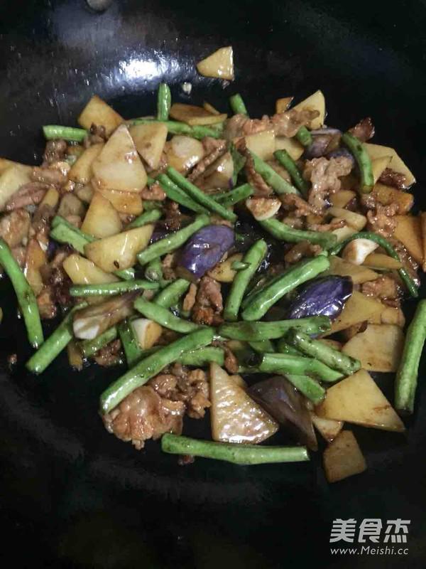 地三鮮的做法-蒜香味炒菜譜