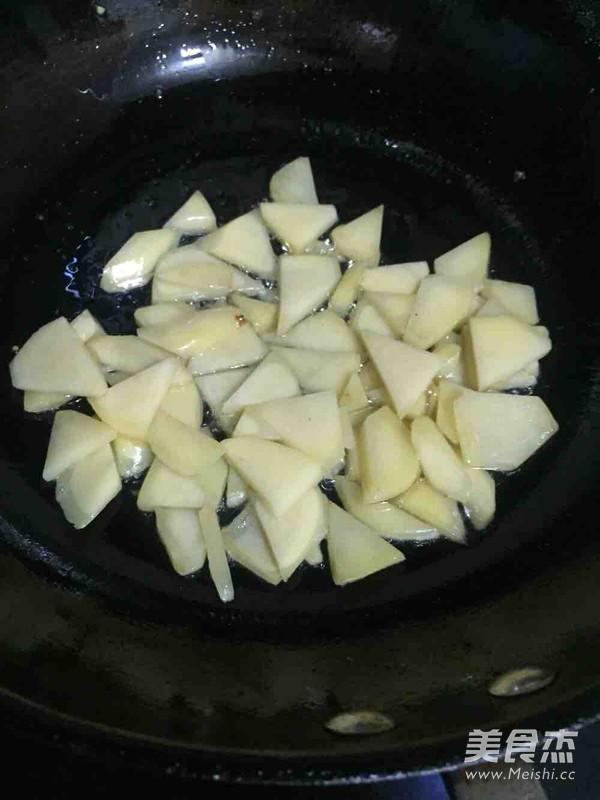 地三鮮的做法-蒜香味炒菜譜