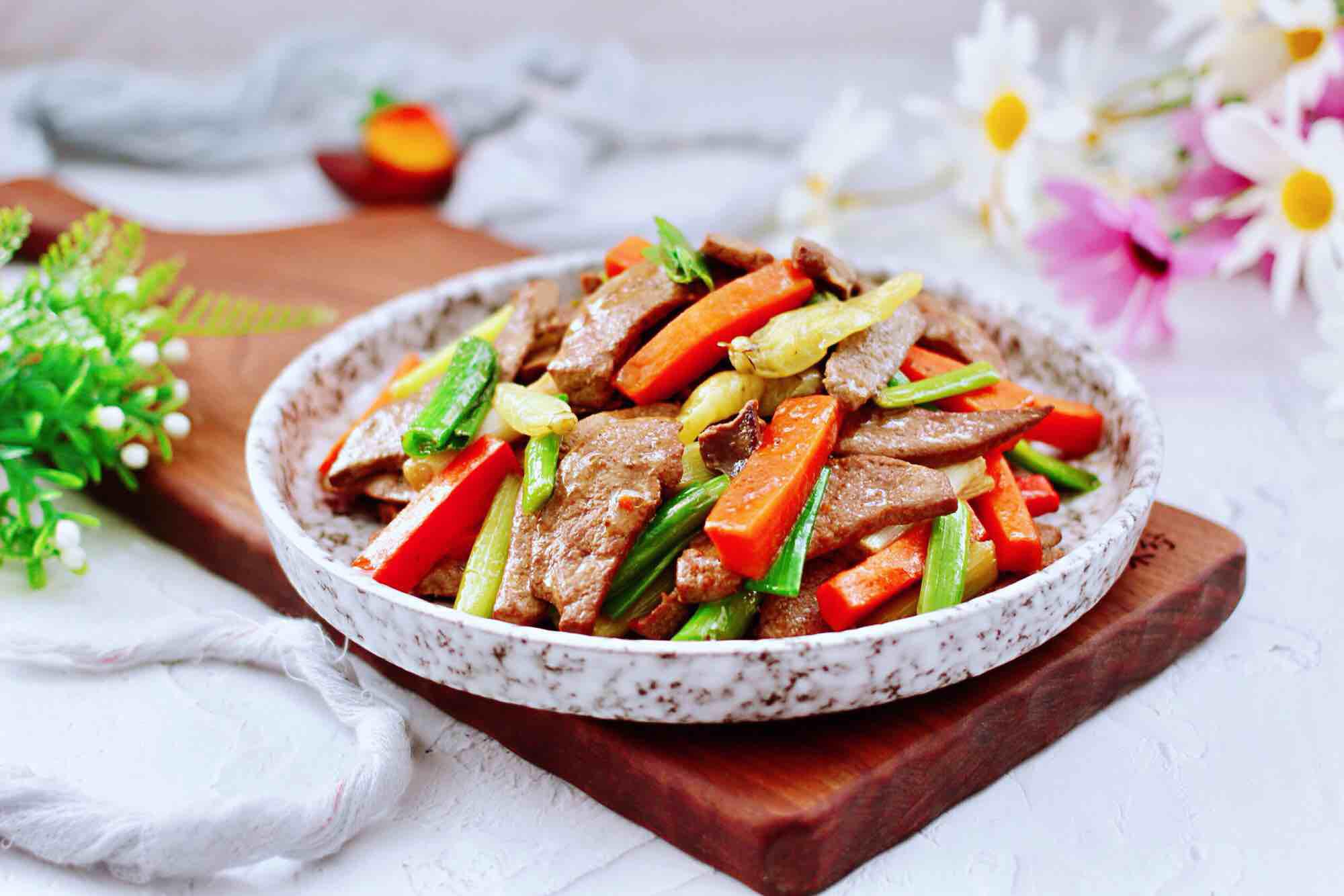 蒜苗爆肝尖的做法-蒜香味爆菜譜