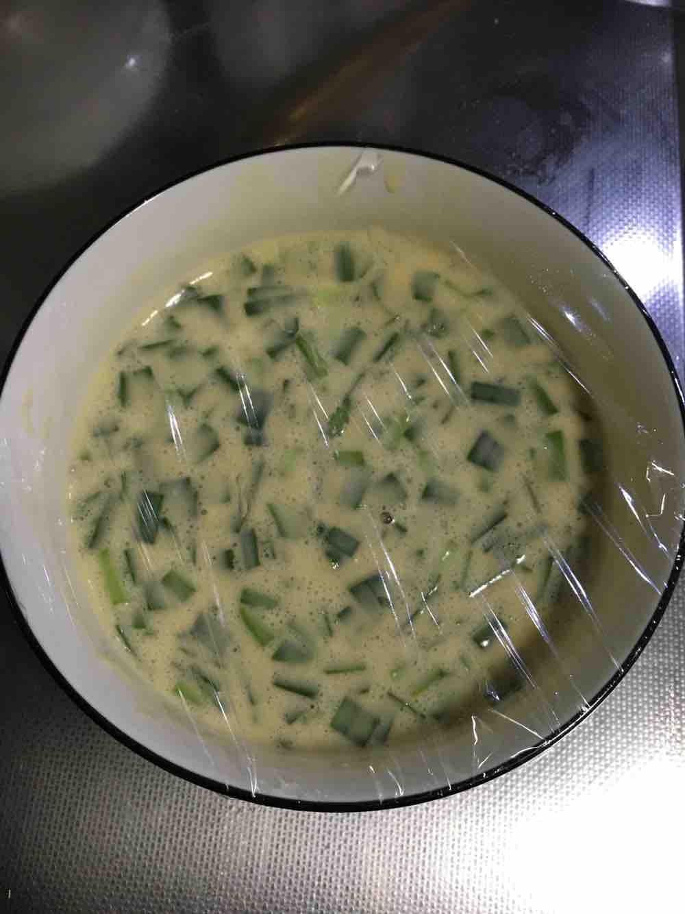 韭菜雞蛋餅的做法-咸鮮味煎菜譜